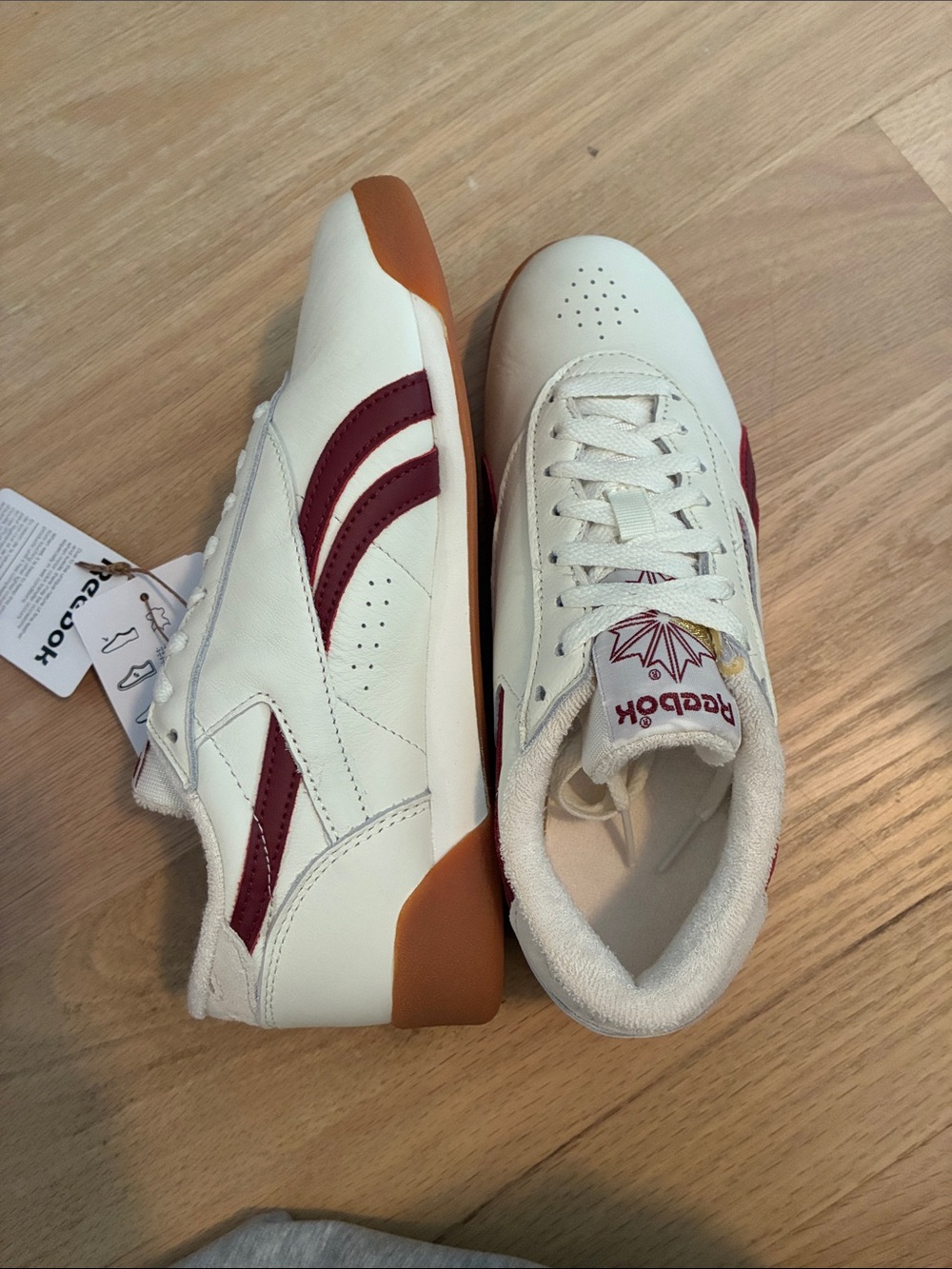 Reebok F/S Lo Cream Burgundy Gum Sneakers Women’s 7 NWT